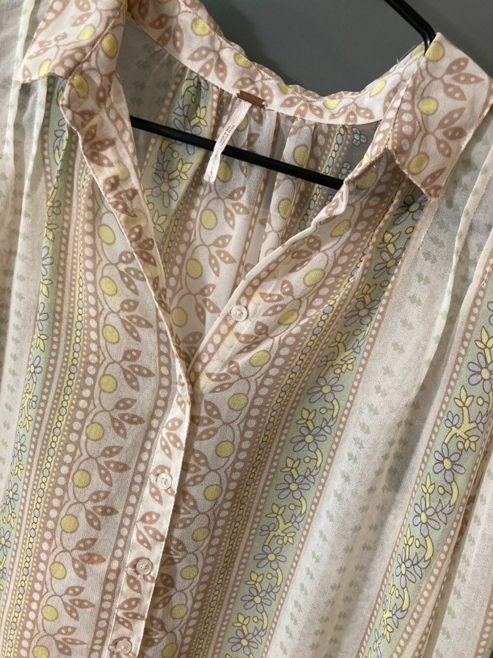 Free People Sz M Floral Print Sheer Button Front Blouse Long Sleeve Polyester -S - Picture 2 of 8